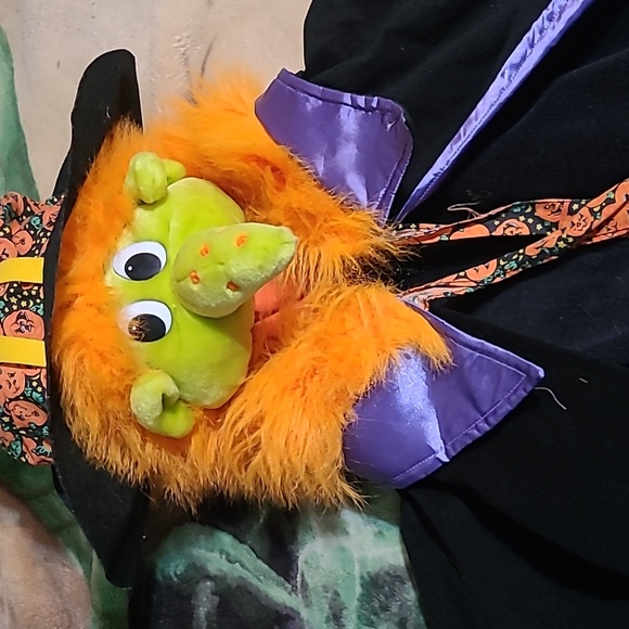 Kids Large Witch Halloween Costume - Picture 3 of 7